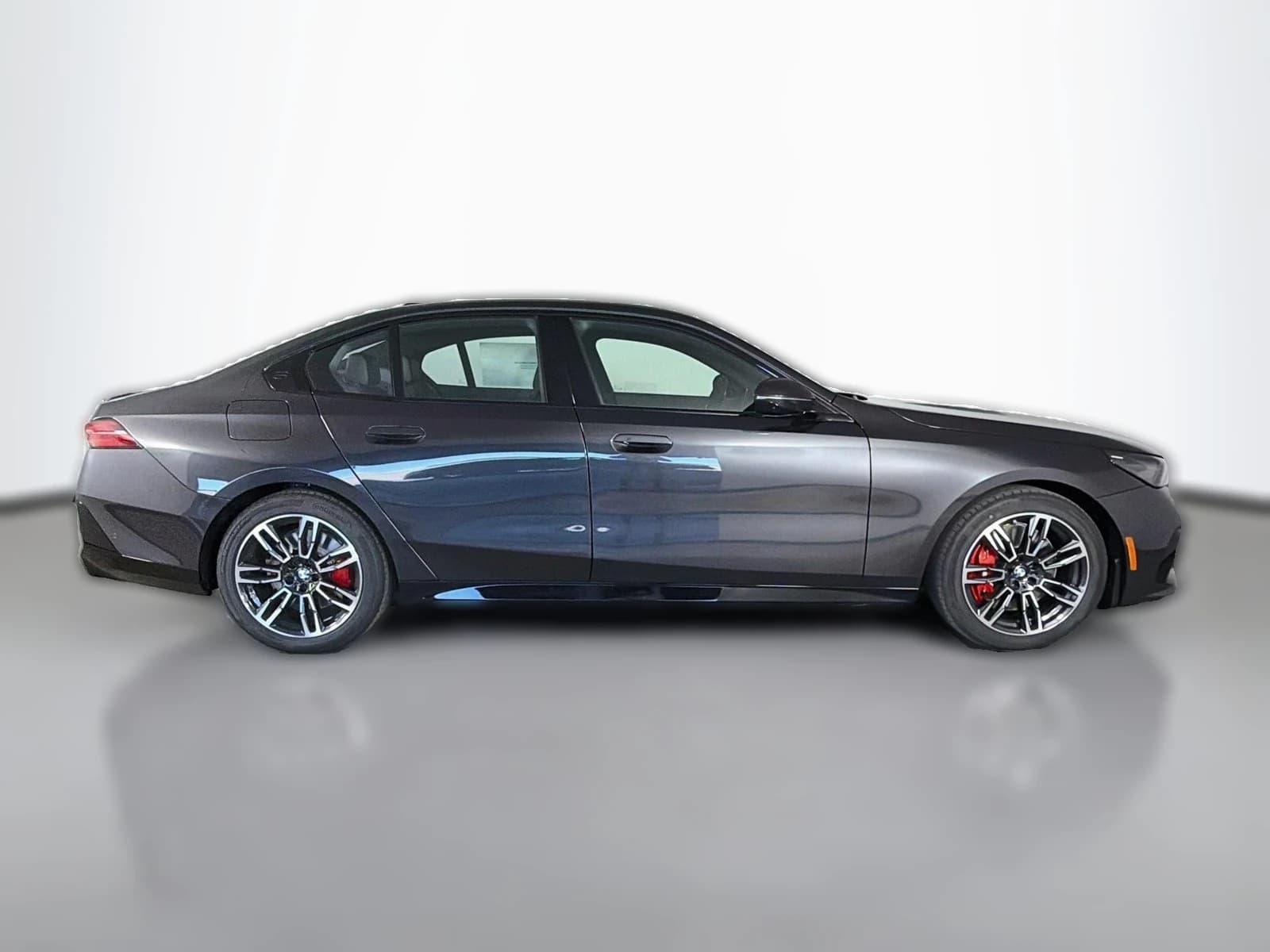 BMW 5 Series 540i xDrive Sedan 2027 — side view