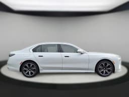 BMW 7 Series 740i xDrive Sedan 2027 — side view