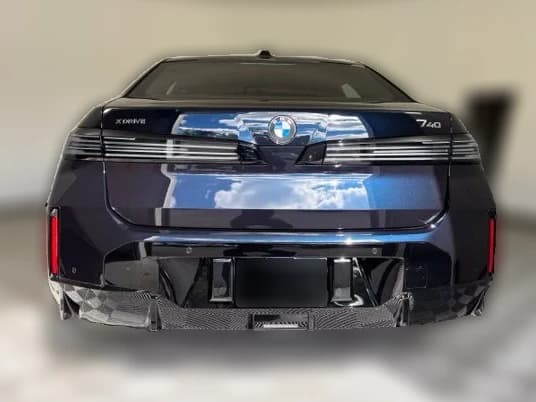 BMW 7 Series 740i xDrive Sedan 2027 — side view
