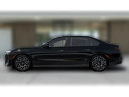 BMW 7 Series 740i xDrive Sedan 2027 — side view