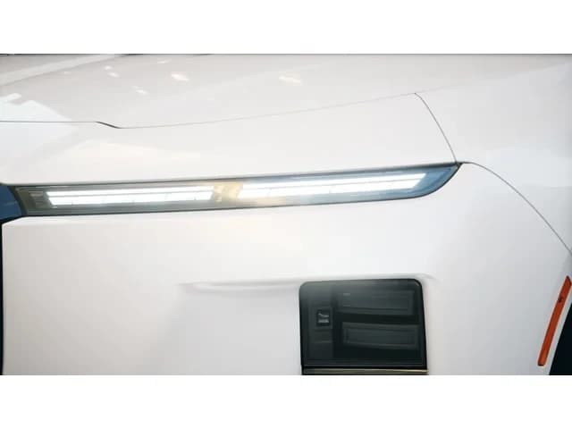 BMW 7 Series 740i xDrive Sedan 2027 — side view