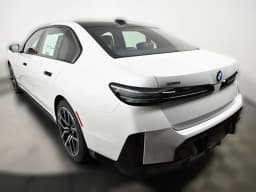 BMW 7 Series 740i xDrive Sedan 2027 — side view