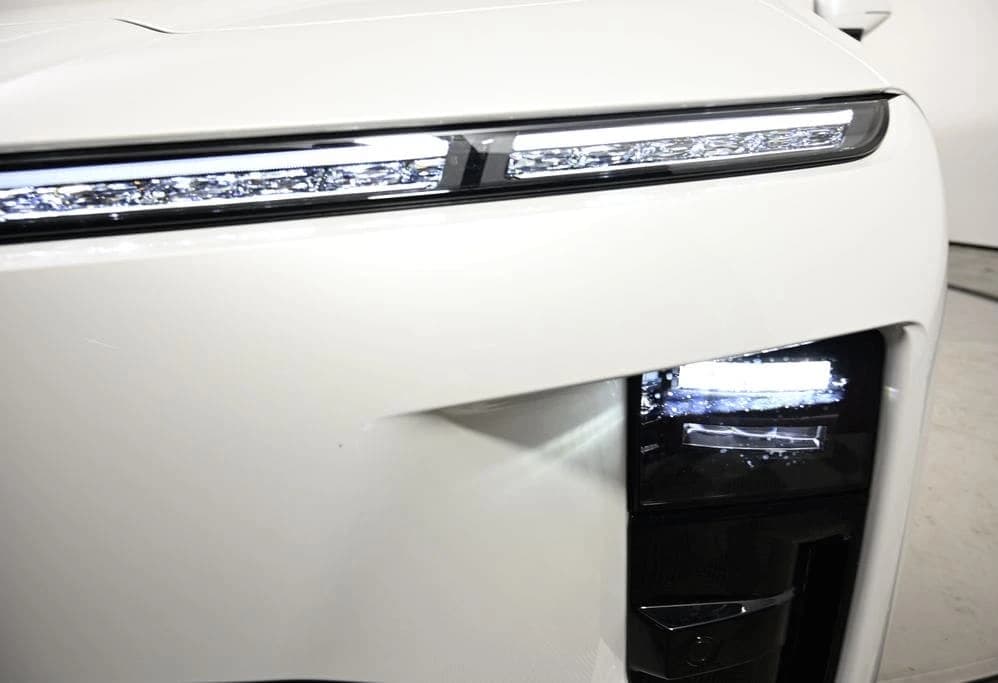 BMW 7 Series 740i xDrive Sedan 2027 — side view