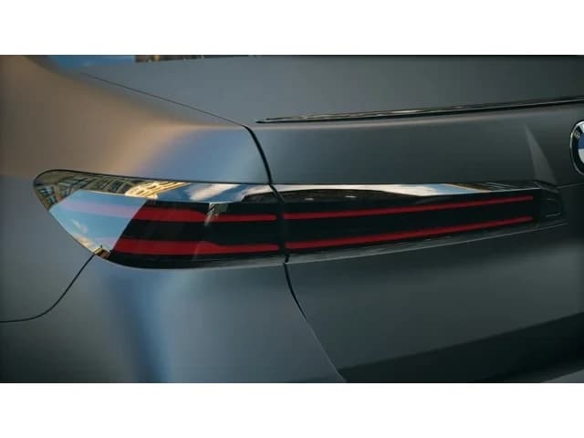 BMW 7 Series 740i xDrive Sedan 2027 — side view