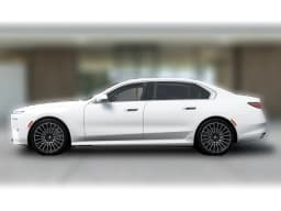 BMW 7 Series 740i xDrive Sedan 2027 — side view