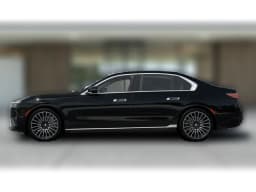 BMW 7 Series 740i xDrive Sedan 2027 — side view