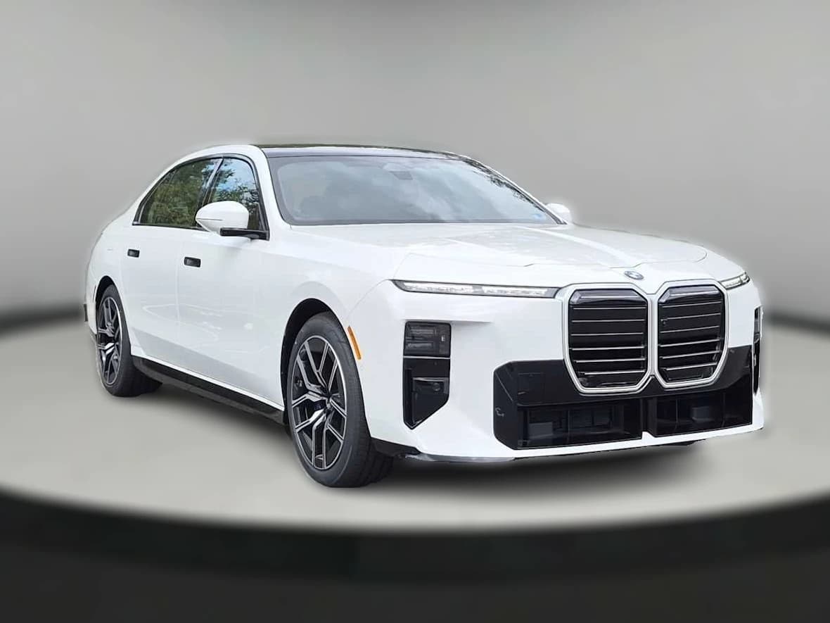 BMW 7 Series 740i xDrive Sedan 2027 — side view