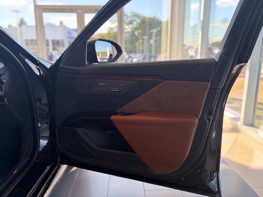 BMW 7 Series 740i xDrive Sedan 2027 — side view