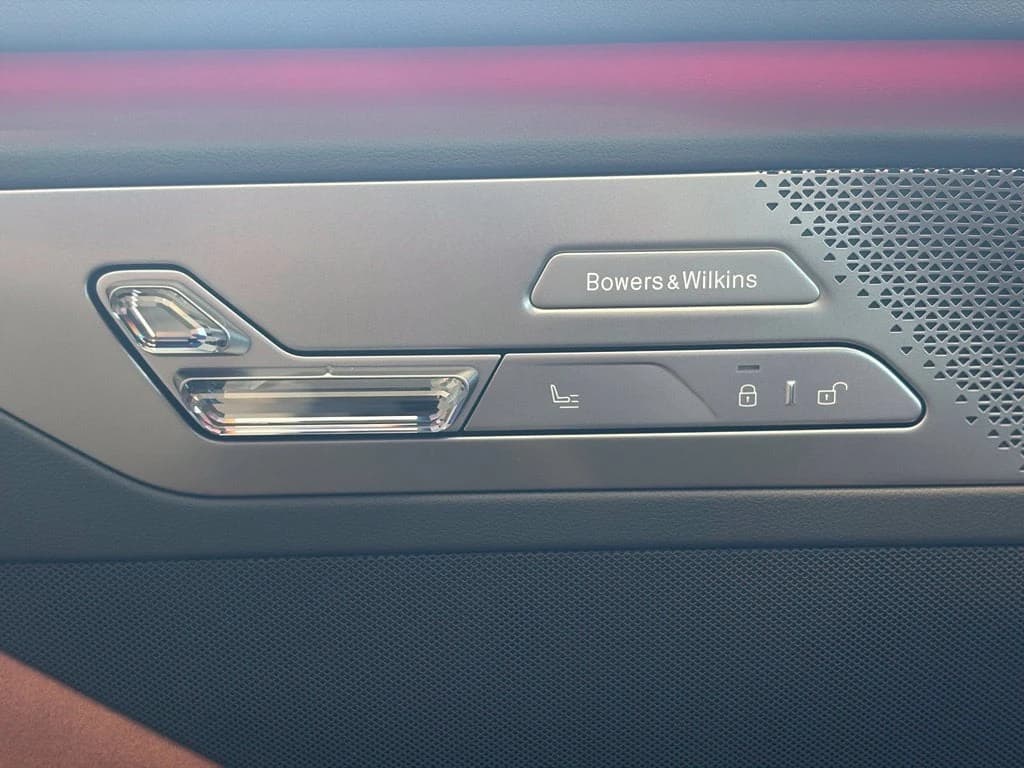 BMW 7 Series 740i xDrive Sedan 2027 — side view