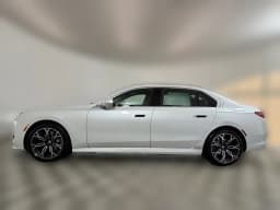 BMW 7 Series 740i xDrive Sedan 2027 — side view