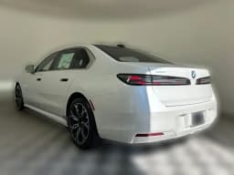 BMW 7 Series 740i xDrive Sedan 2027 — side view