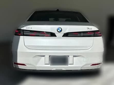 BMW 7 Series 740i xDrive Sedan 2027 — side view