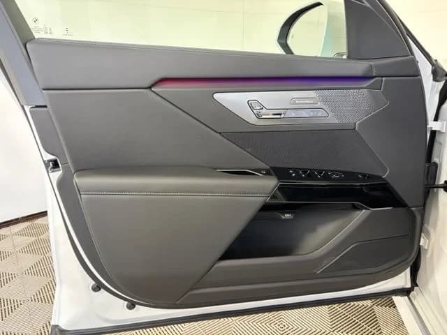 BMW 7 Series 740i xDrive Sedan 2027 — side view