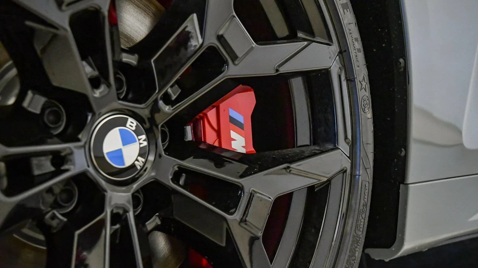 BMW 4 Series M440i xDrive Coupe 2026 — side view