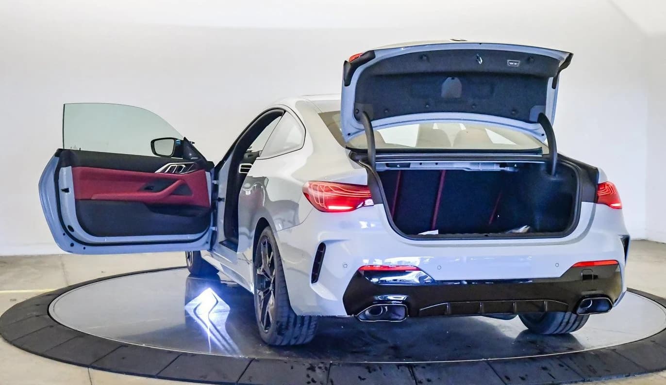 BMW 4 Series M440i xDrive Coupe 2026 — side view