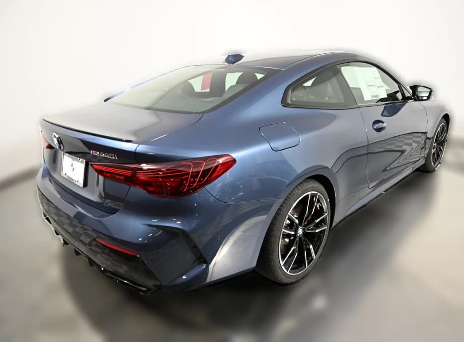 BMW 4 Series M440i xDrive Coupe 2027 — side view
