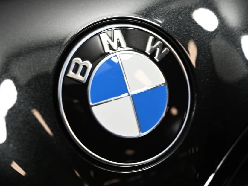 BMW 4 Series M440i xDrive Coupe 2027 — side view