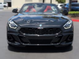 BMW Z4 sDrive30i Roadster 2026 — side view