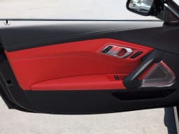 BMW Z4 sDrive30i Roadster 2026 — side view