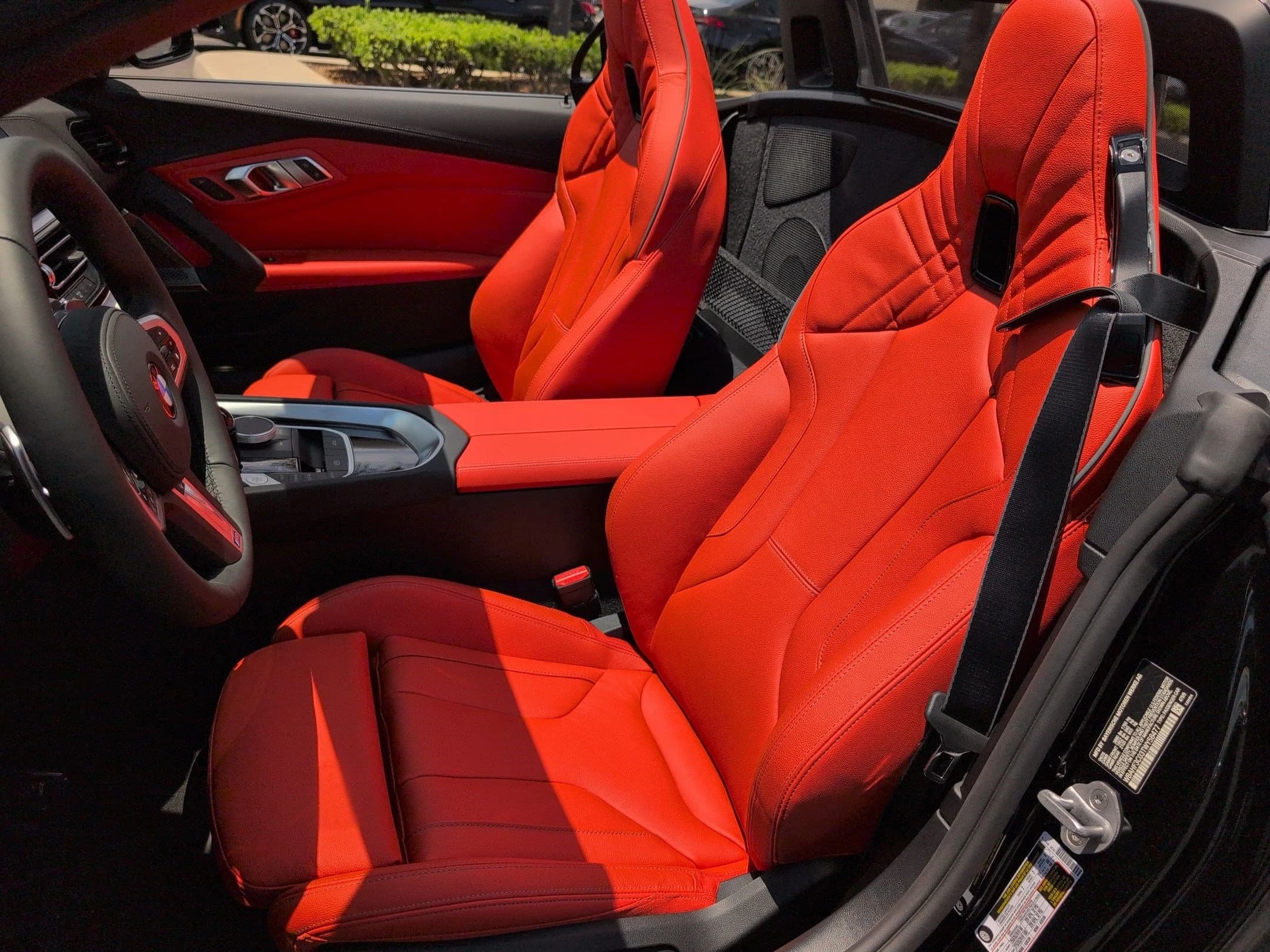 BMW Z4 sDrive30i Roadster 2026 — side view