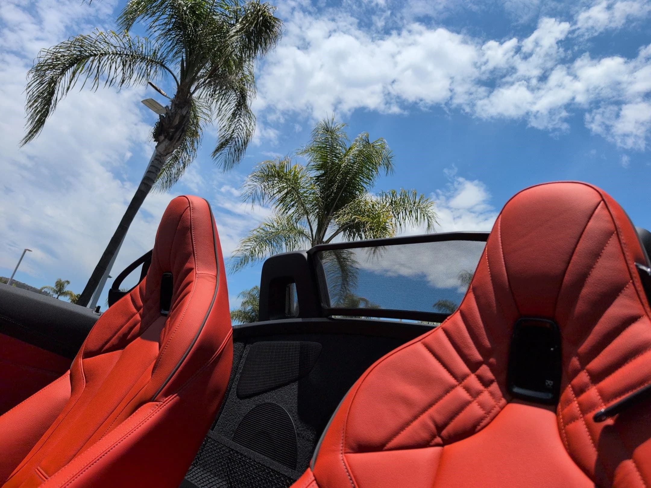 BMW Z4 sDrive30i Roadster 2026 — side view
