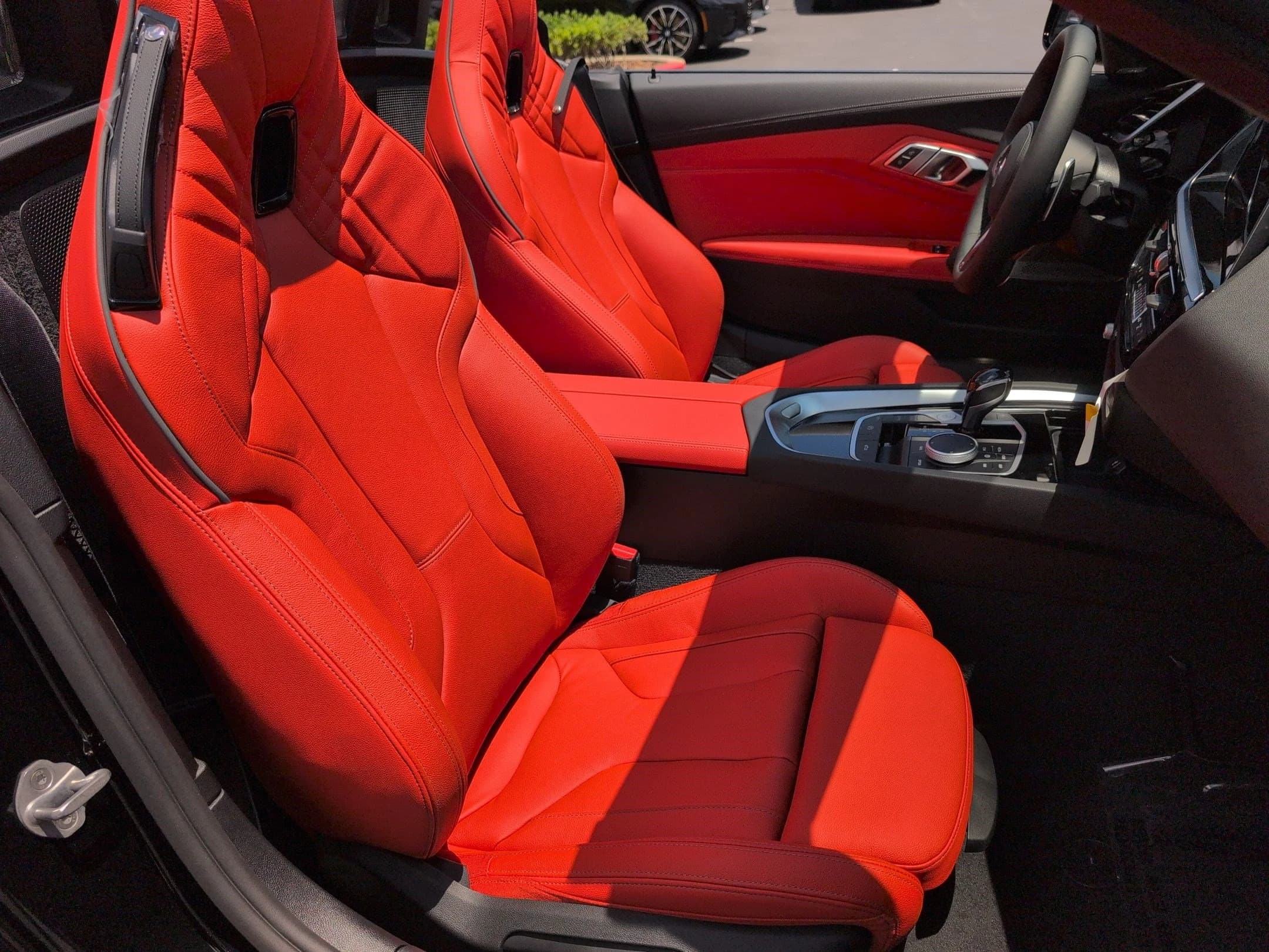BMW Z4 sDrive30i Roadster 2026 — side view