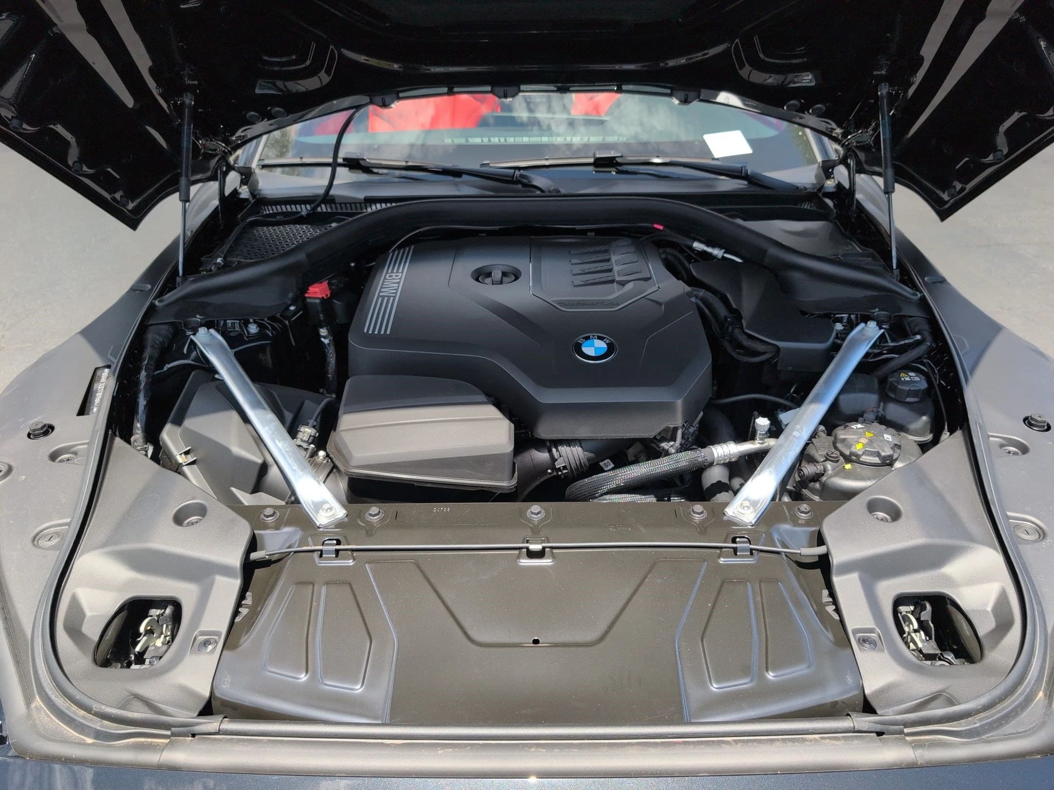 BMW Z4 sDrive30i Roadster 2026 — side view