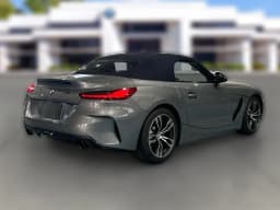 BMW Z4 sDrive30i Roadster 2026 — side view