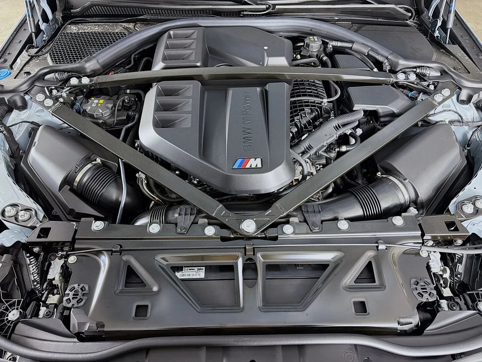 BMW M4 Base Coupe 2027 — side view