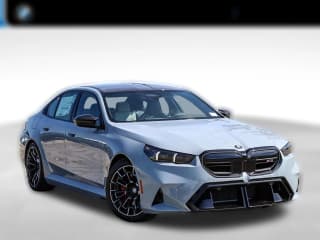 BMW M5 Base (A8) Sedan