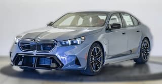 BMW M5 Base (A8) Sedan