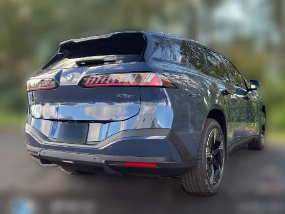 BMW iX3 50 xDrive Sports Activity Vehicle 2027 — side view