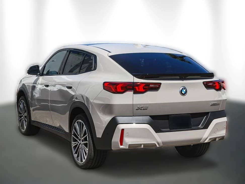 BMW X2 xDrive28i Sports Activity Coupe 2026 — side view