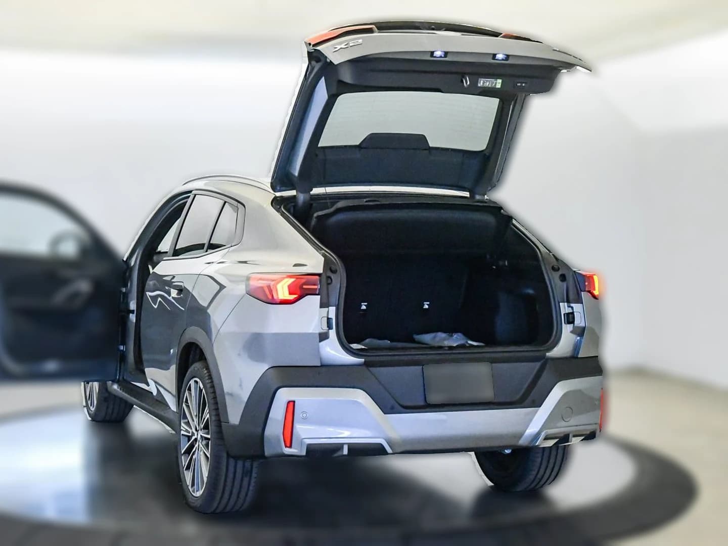 BMW X2 xDrive28i Sports Activity Coupe 2026 — side view