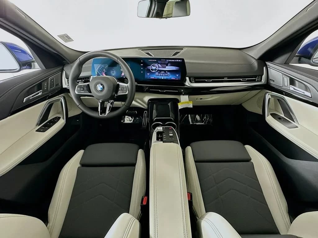 BMW X2 xDrive28i Sports Activity Coupe 2026 — side view