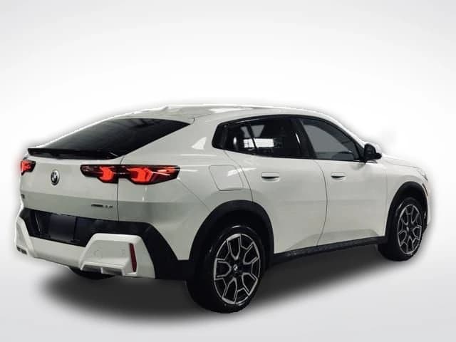 BMW X2 xDrive28i Sports Activity Coupe 2026 — side view