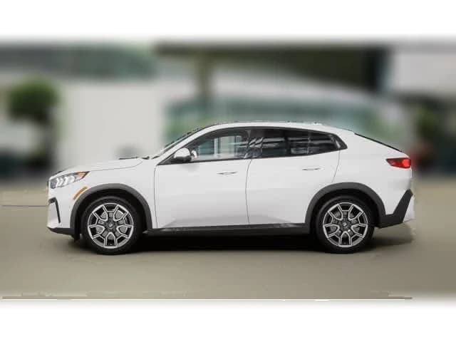 BMW X2 xDrive28i Sports Activity Coupe 2026 — side view