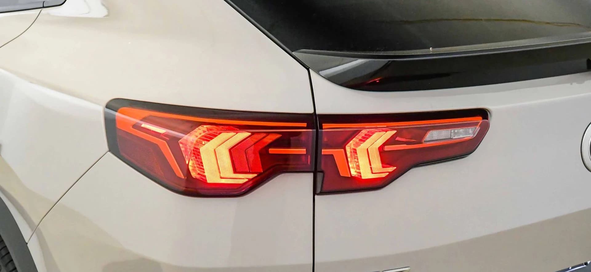 BMW X2 xDrive28i Sports Activity Coupe 2026 — side view