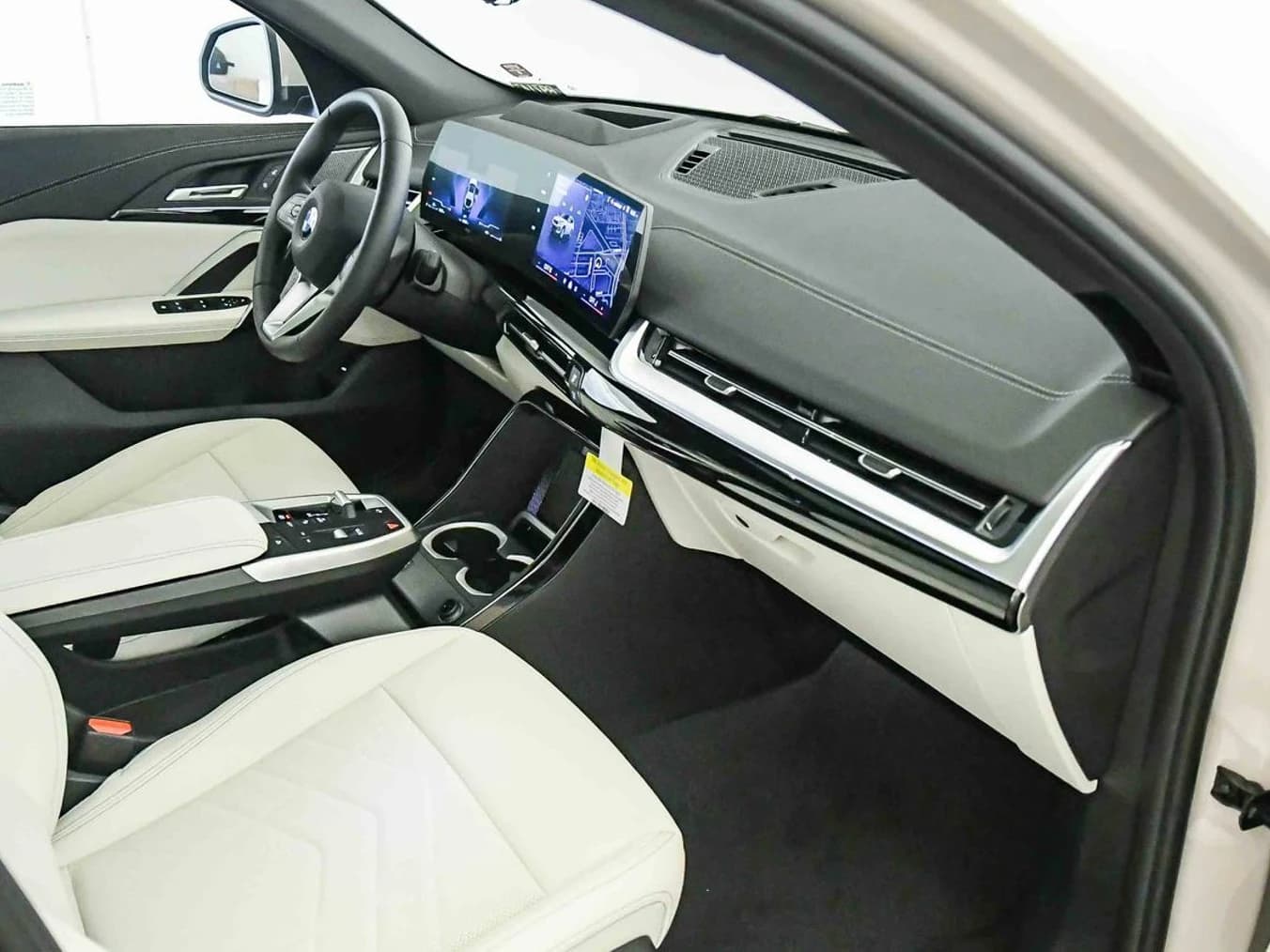 BMW X2 xDrive28i Sports Activity Coupe 2026 — side view