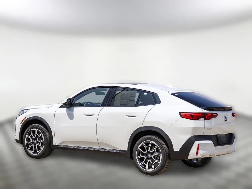 BMW X2 xDrive28i Sports Activity Coupe 2026 — side view