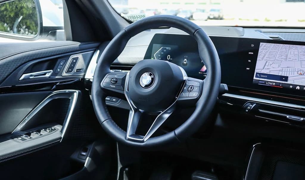 BMW X2 xDrive28i Sports Activity Coupe 2026 — side view