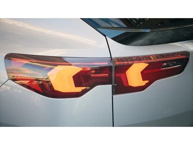 BMW X2 xDrive28i Sports Activity Coupe 2026 — side view