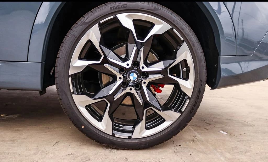 BMW X2 xDrive28i Sports Activity Coupe 2026 — side view