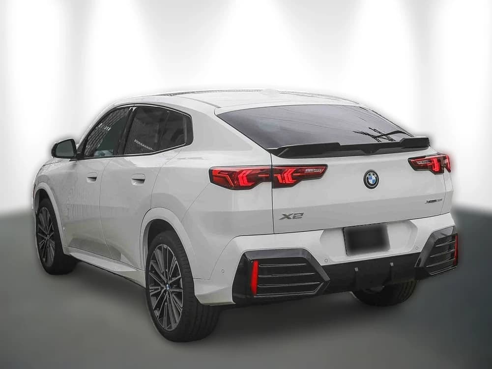BMW X2 xDrive28i Sports Activity Coupe 2026 — side view