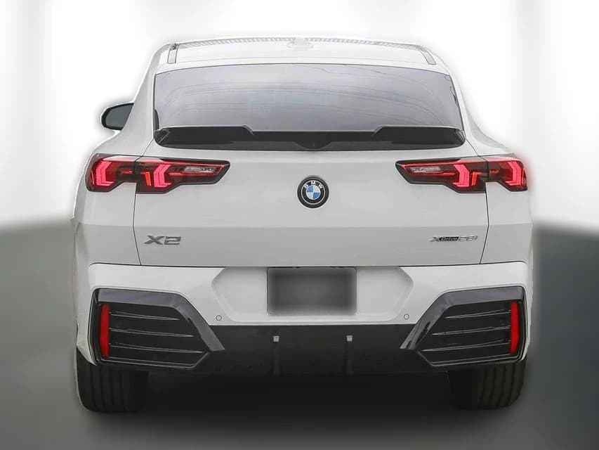 BMW X2 xDrive28i Sports Activity Coupe 2026 — side view