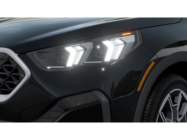 BMW X2 xDrive28i Sports Activity Coupe 2026 — side view