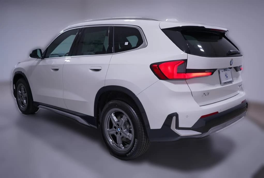 BMW X1 xDrive28i Sports Activity Vehicle 2026 — side view