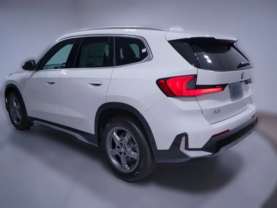 BMW X1 xDrive28i Sports Activity Vehicle 2026 — side view