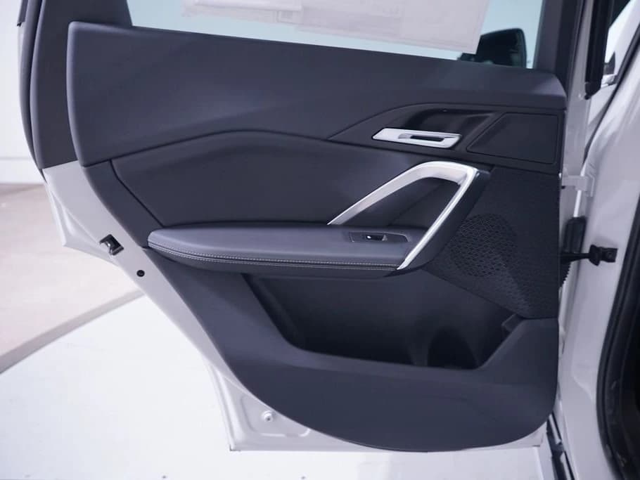 BMW X1 xDrive28i Sports Activity Vehicle 2026 — side view