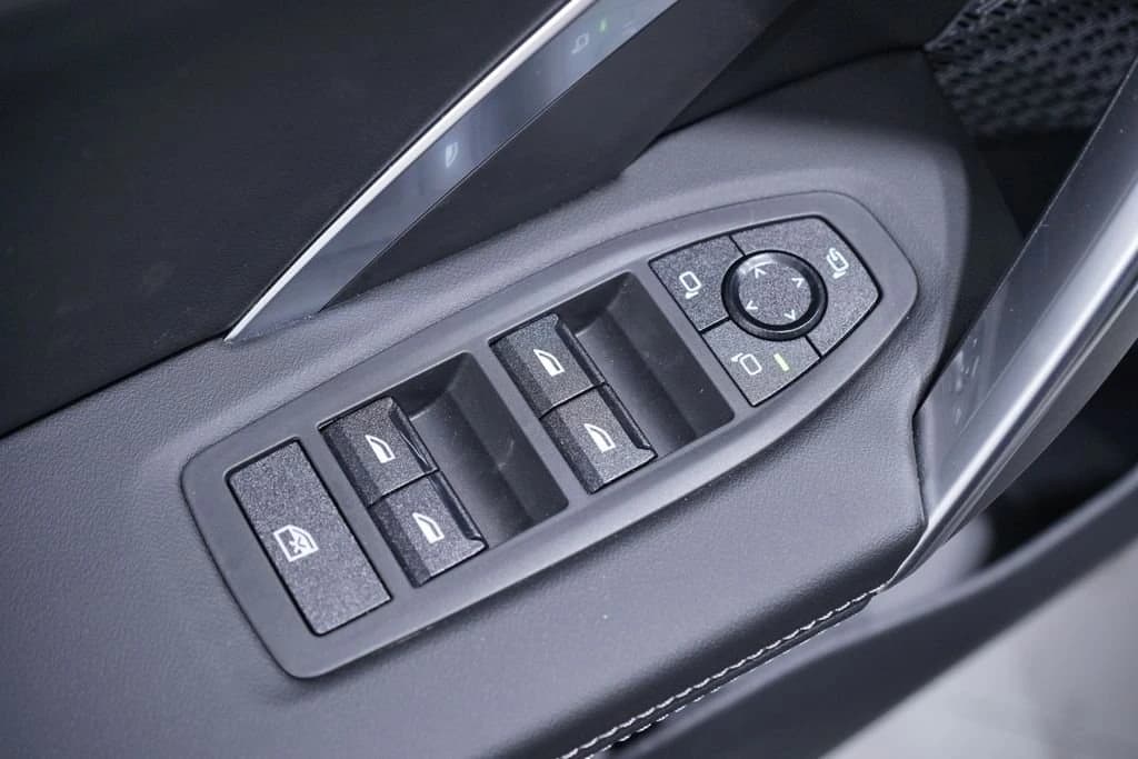 BMW X1 xDrive28i Sports Activity Vehicle 2026 — side view